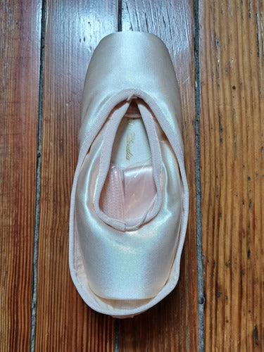 So Danca Pointe Shoes, Claudia Size 4 2