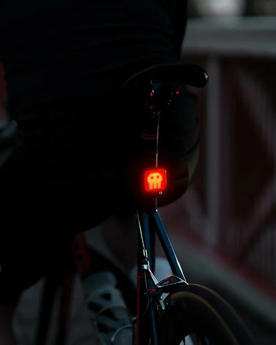 Knog Blinder 100lm Rear Bicycle Light - Ciclos 6