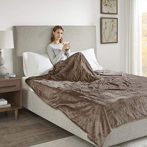 Beautyrest Electric Plush Blanket for Cold Weather Control 1