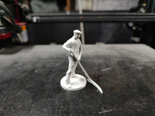 Miniature Harvesting Man, 1/32 Scale, White Color 3