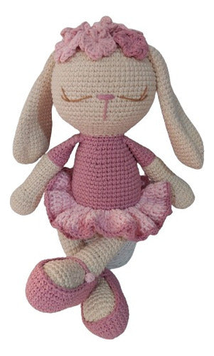 Amanecer Tejiendo Bunny Attachment Doll - Amigurumi 0