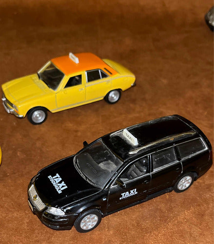 3 Autos Weely 1/36 Taxis Distintos Países De Colección. Lote 6