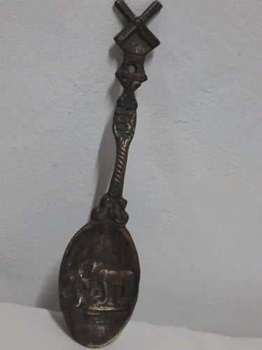 Cuchara Antigua Decorativa De Bronce 0