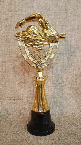 Trofeo Plástico Natación Grande Columna Baja 25cm Souvenir 1