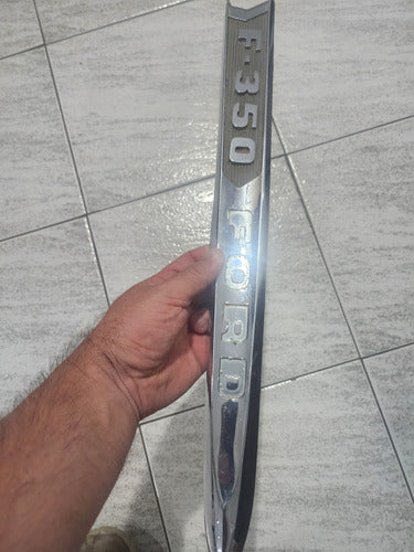 Insignia Lateral Derecha Ford F350 3