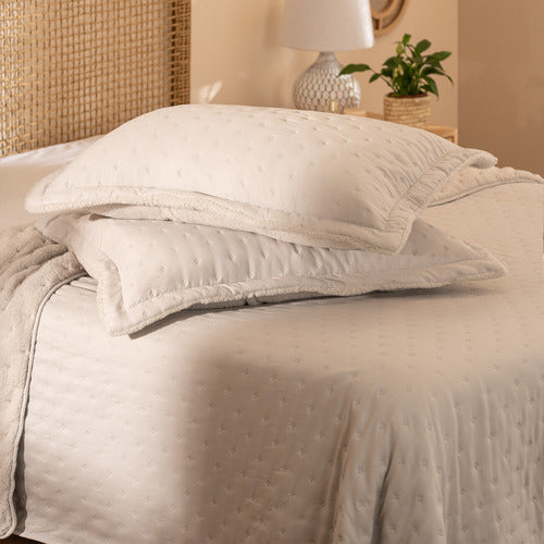 King Size Embossed Bedspread with Sherpa 9