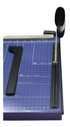 Metallic Guillotine A4 320mm for Straight Cutting - Self-Sharpening 5