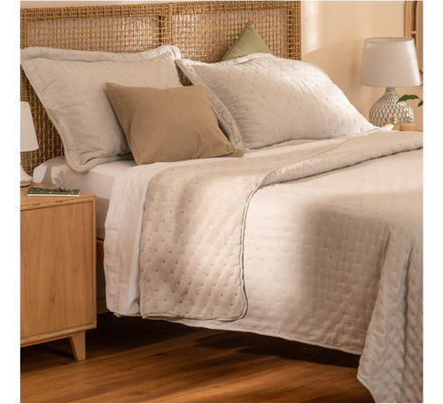 King Size Embossed Bedspread with Sherpa 5