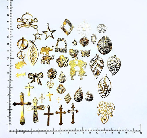 Assorted Golden Plate Pendant Various Designs and Sizes x 250g 1100 Units 0