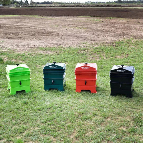 Stackable Floors Composter 9