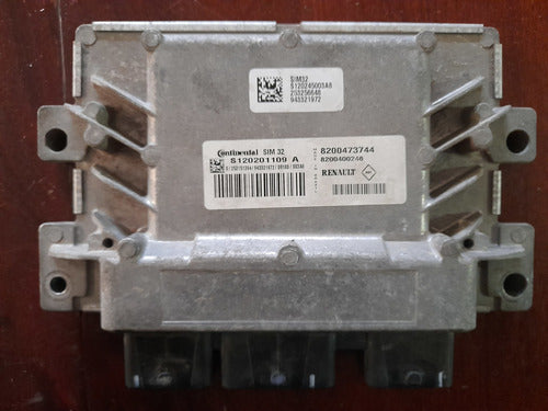 Ecus Continental Renault Clio 2  Sim32 8200473744 0