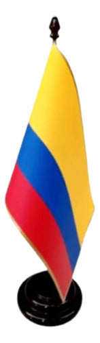 Emblemas Argentinos Premium Wooden Desk Flagpole with Colombia Flag 1