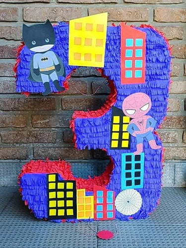 Creaciones de Azúcar y Papel: Piñata Número Superhéroe 2