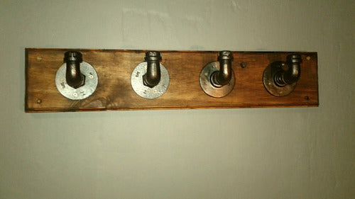 Fábrica Sur Industrial Wall Coat Rack in Wood and Pipe 3