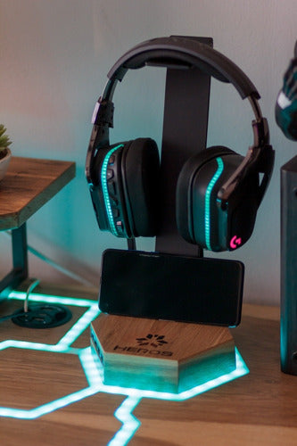 USB Iron and Wood Gamer Headset Stand 0