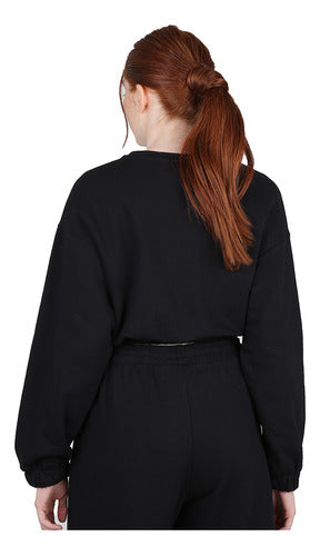 Topper Cropped Basics Women's Sweatshirt in Black | Moov 1