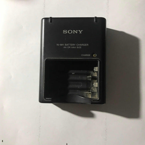 Cargador De Pilas Aa Y Aaa. Marca Sony. 0