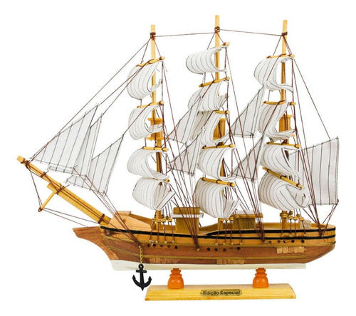 Miniatura Barco Navio Veleiro Madeira Casco Marrom Base Bran 0