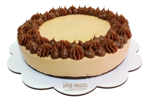 Sweet Dulce De Leche Cake for Your Dessert Table - Entremousses 0