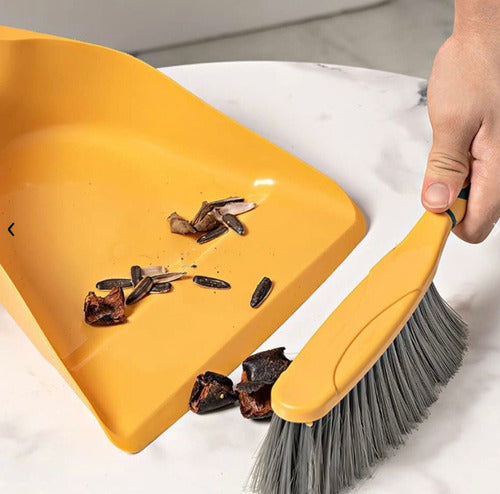 Set of 5 Pieces Cleaning Kit Brushes Dustpan and Mini Dustpan 5