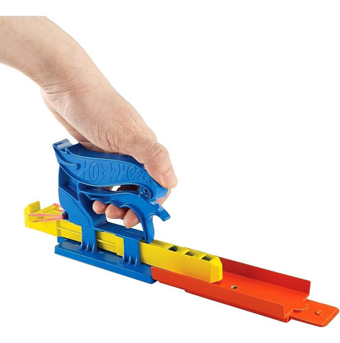 Hot Wheels Pocket Launcher with Car Included 1