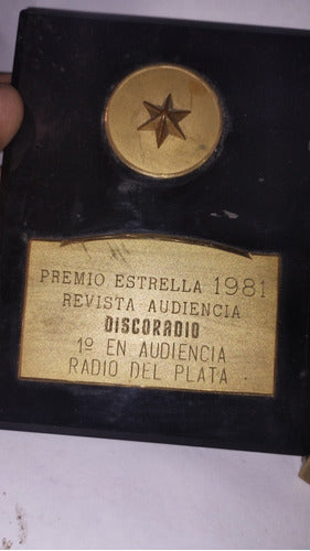 Antiguos Premios Trofeos Radio Historia Dcoración En El Aire 2