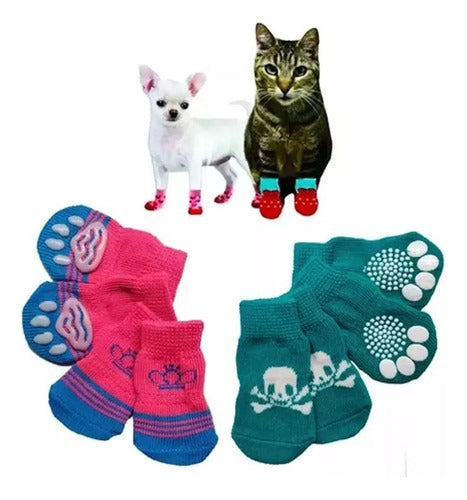 SHOPFINITY Non-Slip Socks for Pets + Dumbbell Chew Toy 1