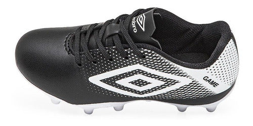 Umbro Kids Soccer Cleats for Natural Grass - Junior Football Boots with PVC Studs 17