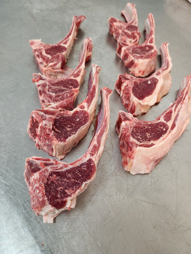 Sabores La Lucinda Tomahawk De Cordero, Paquete De 8 Unidades 1