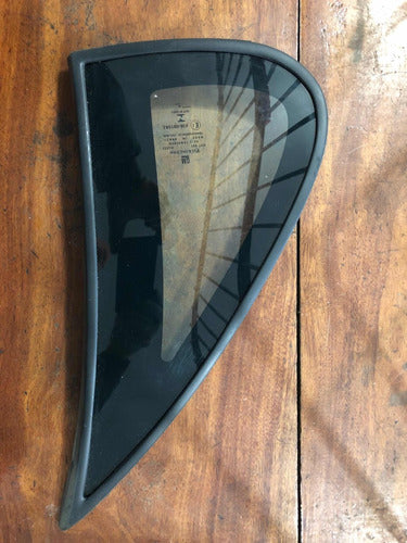 GM Fixed Vent Window Right Rear Door Glass for Chevrolet Corsa 4-Door 2