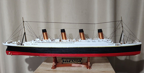 LMA Simulation R.M.S. Titanic Con Base De Exhibición Escala 1:450 (60cm) 7