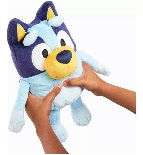 Moose Toys Bluey Talking Plush Toy with 9 Phrases 17143 2