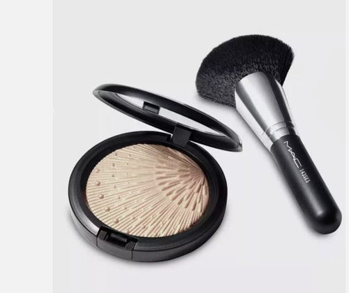 MAC Compact Powder Highlighter With Brush And Case 1