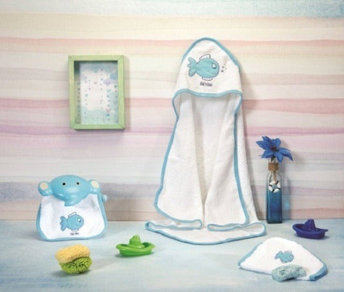 Beybe Infant Set: Hooded Towel, Bib, and Burp Cloth 1