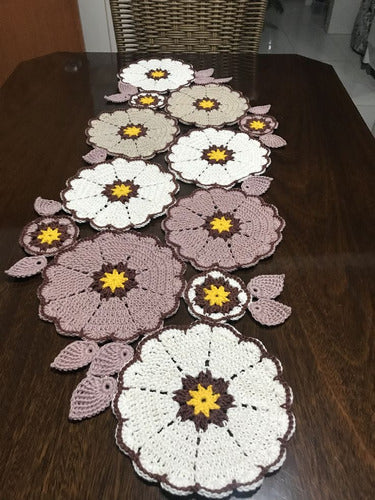 Alé Crochet Table Runner 6