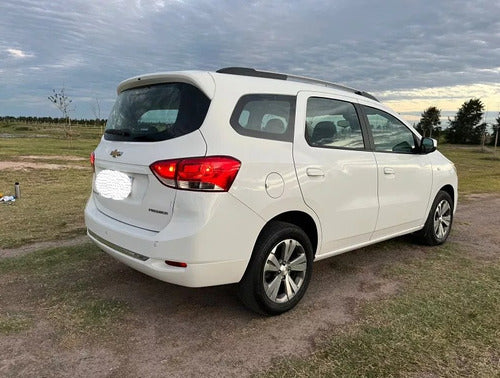 Moldura De Paragolpe Trasera De Chevrolet Spin 2019/- 5