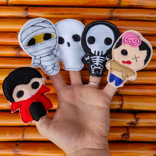 Goodies.Baires Halloween Finger Puppets - Includes 5 Embroidered Characters 0