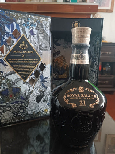 Whisky Royal Salute 21 Años The Peated Blended Porrón Negro 2