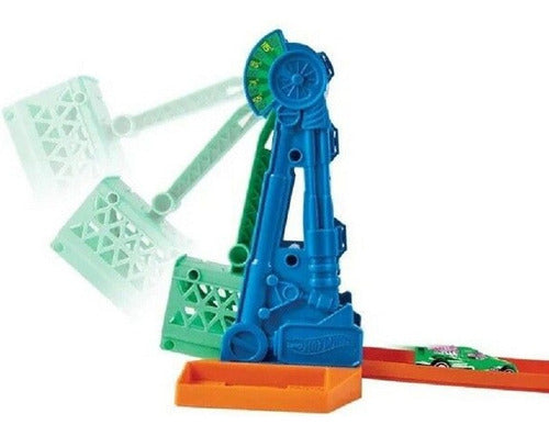 Hot Wheels Pendulum Challenge Car Launcher and Ramp - 2in1 2