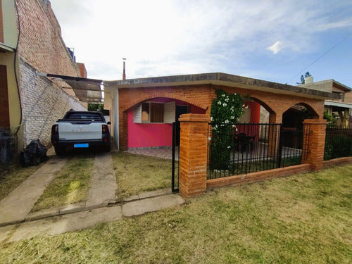 Short-Term Rental 2-Bedroom House with Garage in Villa Cura Brochero 0