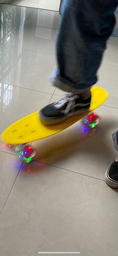 Patineta Luces Led Con C/c 1