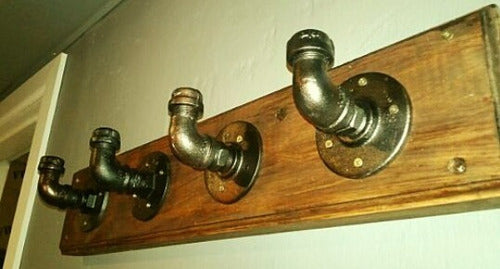 Fábrica Sur Industrial Wall Coat Rack in Wood and Pipe 1