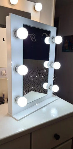 Hollywood Makeup Mirror 45cm X 60cm + 6 Lights 1