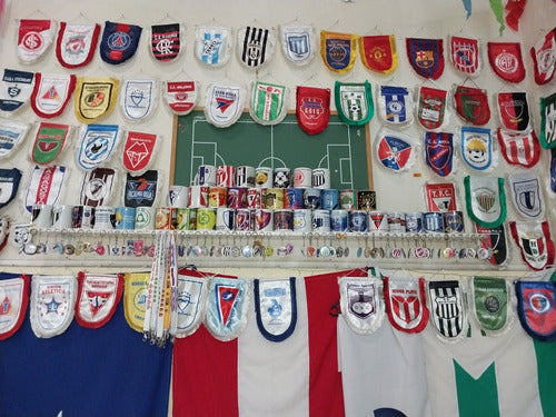 EL RINCONCITO BANDERAS Y MÁS Racing Club De Montevideo Pennant 6