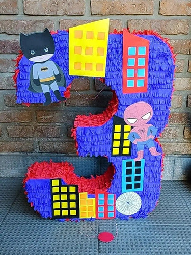 Creaciones de Azúcar y Papel: Piñata Número Superhéroe 1