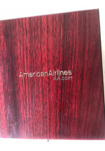 Set De Vino Caja De Madera Lustrada De American Airlines 0