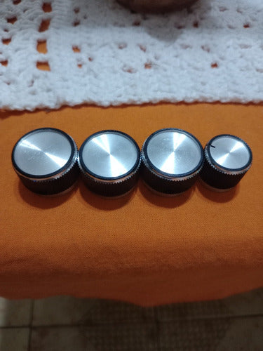 Tameco Four Metal Knobs for Radio 1