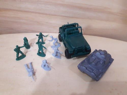 Combat Set 8 Plastic Soldiers with Tank and Jeep DC283 2