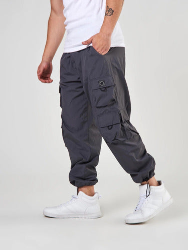 Men's Wrinkled Effect Cargo Jogger Pants 1