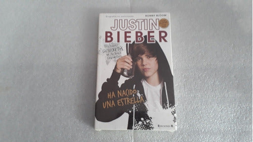 Justin Bieber: Unauthorized Biography + 8 Posters 0